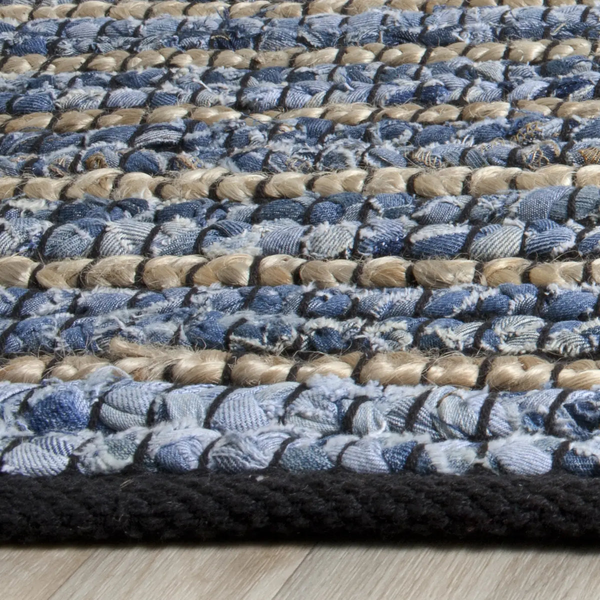 Safavieh Cape Cod 6'-0" x 9'-0" Rug in Blue / Natural