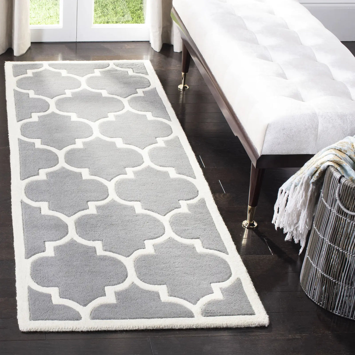 Safavieh Chatham 2'-3" x 11'-0" Rug in Dark Grey / Ivory