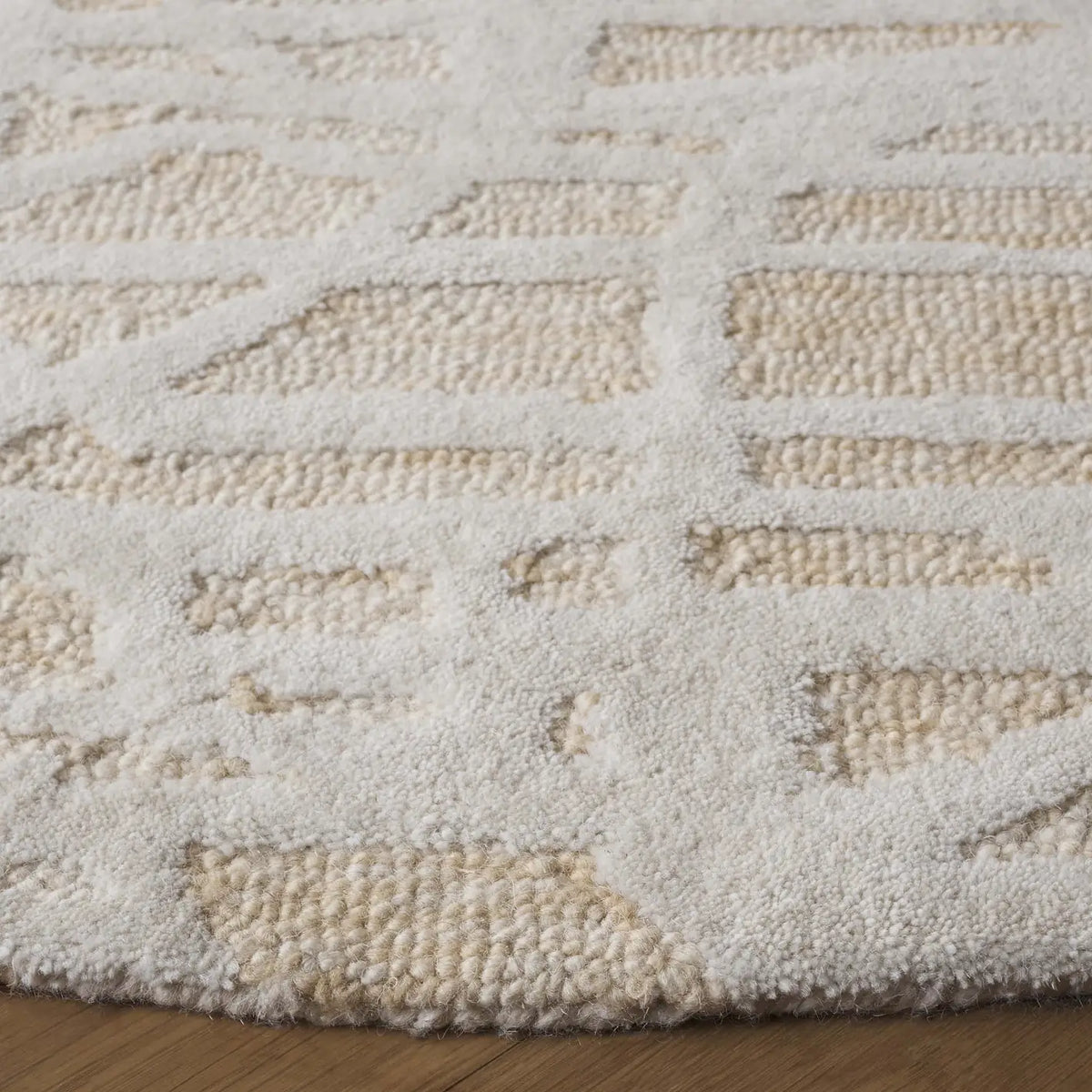 Safavieh Ebony 6'-0" x 6'-0" Rug in Gold / Ivory