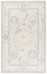 Safavieh Ebony 4'-0" x 6'-0" Rug in Beige / Ivory