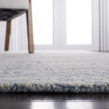 Safavieh Metro 4'-0" x 6'-0" Rug in Blue / Ivory