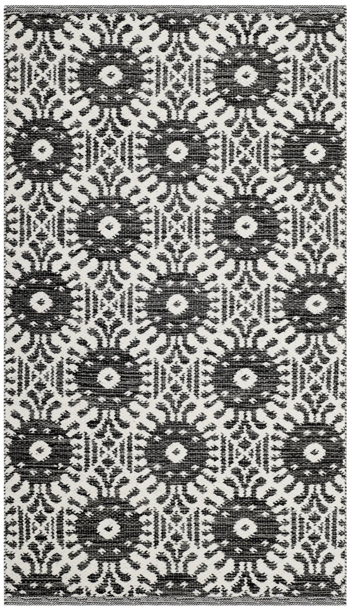Safavieh Montauk 2'-3" x 3'-9" Rug in Black / Ivory