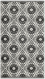 Safavieh Montauk 2'-3" x 3'-9" Rug in Black / Ivory