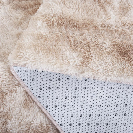Safavieh Rainbow Shag 4'-0" x 6'-0" Rug in Light Beige