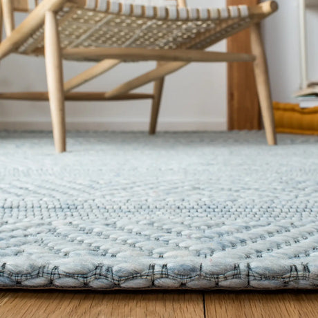 Safavieh Marbella 4'-0" x 6'-0" Rug in Blue