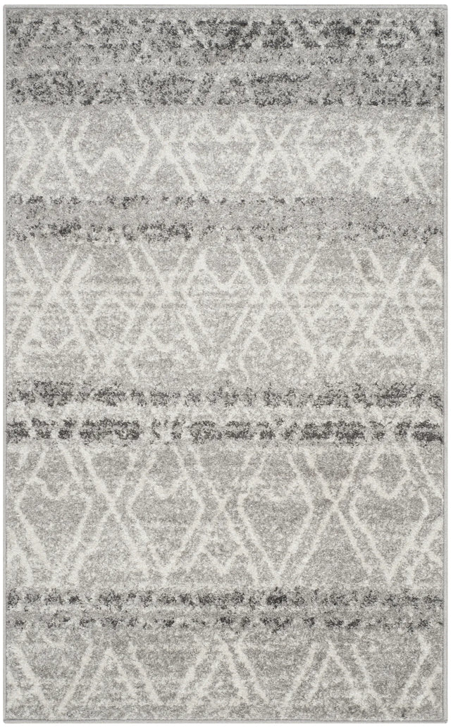 Safavieh Adirondack 3'-0" x 5'-0" Rug in Silver / Ivory