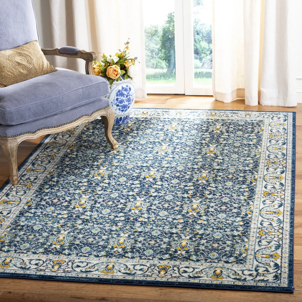 Safavieh Madison 4'-0" x 6'-0" Rug in Navy / Creme