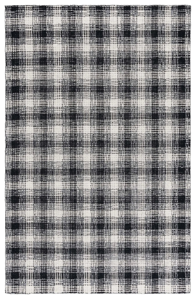 Safavieh Genre 4'-0" x 6'-0" Rug in Black / Ivory