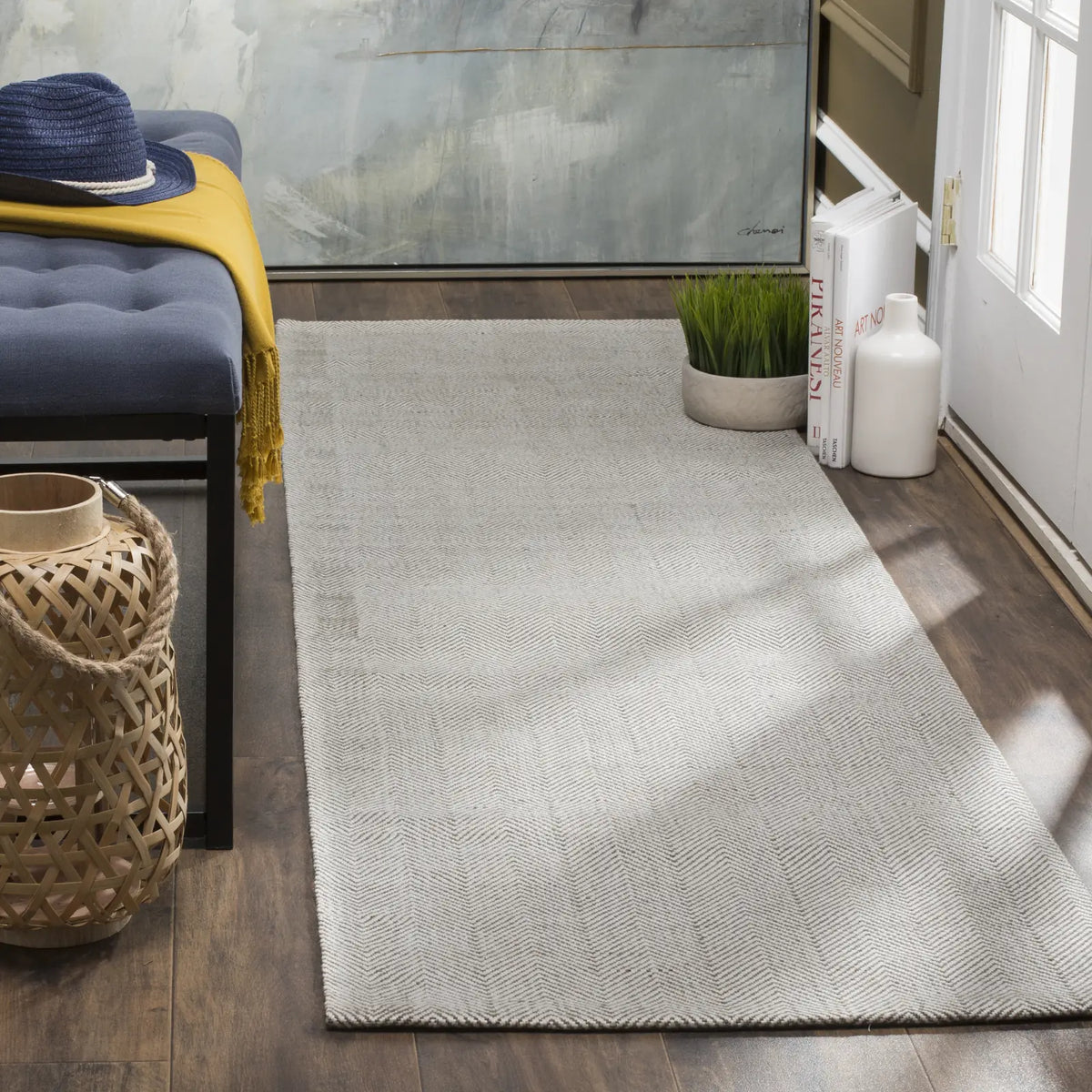 Safavieh Marbella 2'-3" x 8'-0" Rug in Silver