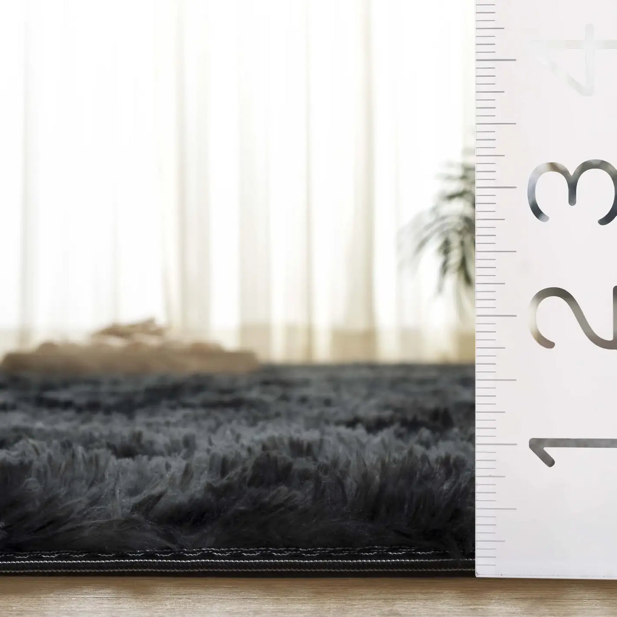 Safavieh Rainbow Shag 4'-0" x 6'-0" Rug in Dark Grey