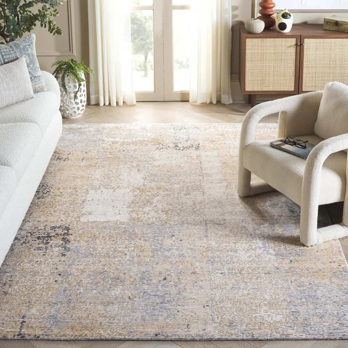 Safavieh Tiffany 6'-0" x 9'-0" Rug in Gold / Silver