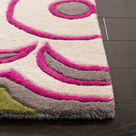 Safavieh Soho 3'-6" x 5'-6" Rug in Ivory / Multi
