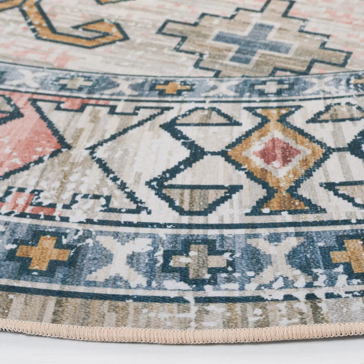 Safavieh Tucson 6'-0" x 6'-0" Rug in Beige / Green