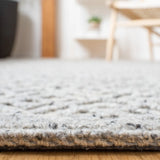 Safavieh Martha Stewart 4'-0" x 6'-0" Rug in Grey / Beige