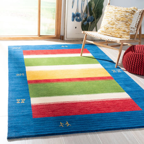 Safavieh Himalaya 4'-0" x 6'-0" Rug in Blue