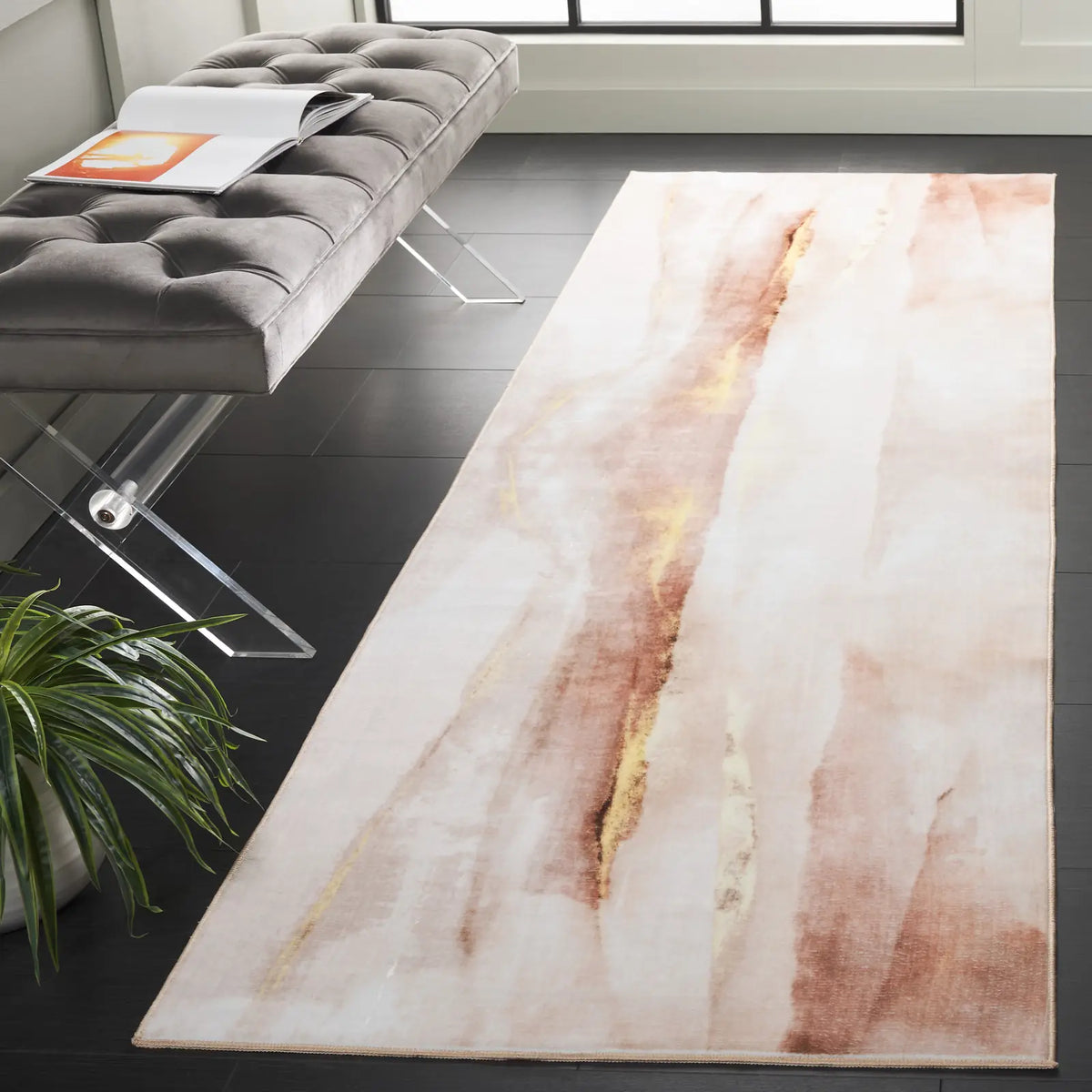 Safavieh Santa Monica 2'-6" x 8'-0" Rug in Beige / Gold