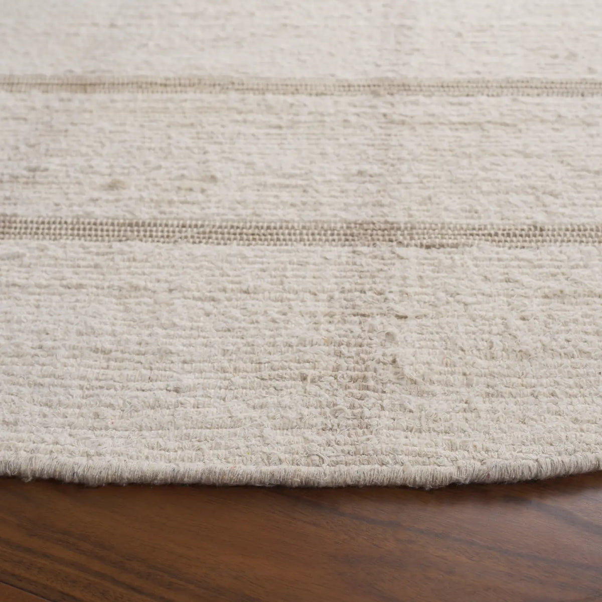 Safavieh Montauk 6'-0" x 6'-0" Rug in Ivory / Beige