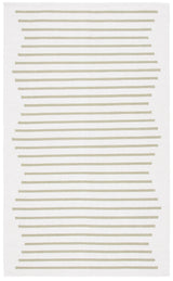 Safavieh Montauk 4'-0" x 6'-0" Rug in Ivory / Light Green