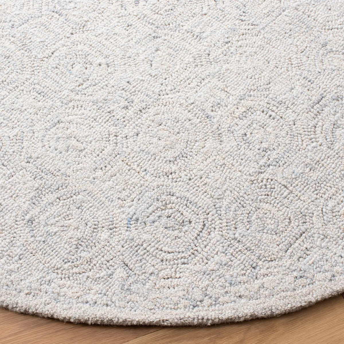 Safavieh Micro-Loop 5'-0" x 5'-0" Rug in Silver / Grey