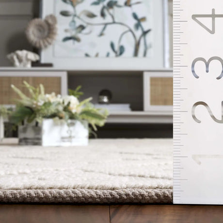 Safavieh Vermont 4'-0" x 6'-0" Rug in Ivory