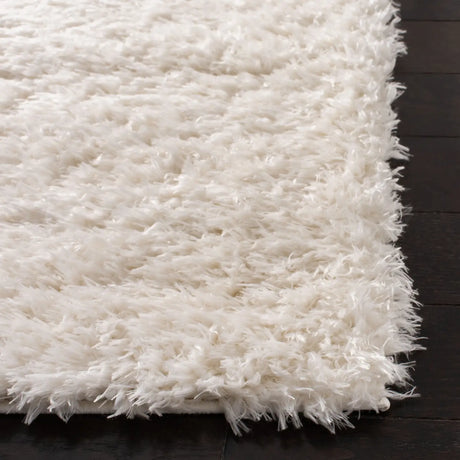 Safavieh Madrid Shag 200 4'-0" x 6'-0" Rug in Ivory
