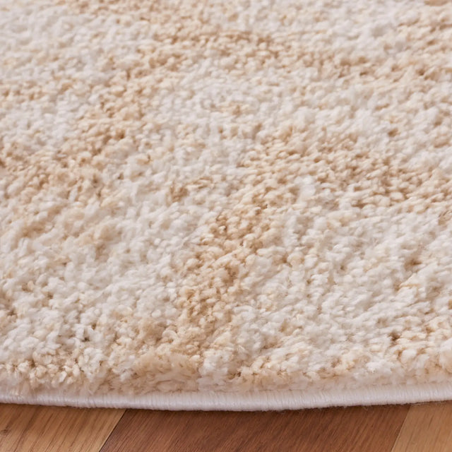 Safavieh Berber Shag 7'-0" x 7'-0" Rug in Ivory / Beige