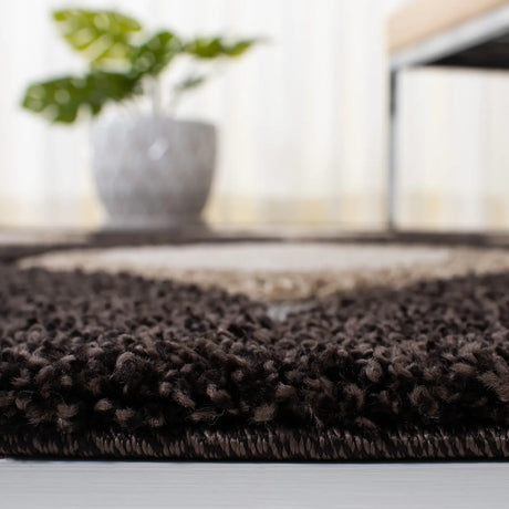 Safavieh Florida Shag 5'-3" x 7'-6" Rug in Dark Brown / Ivory