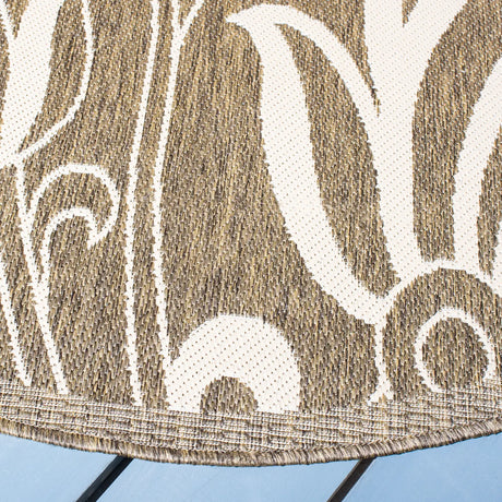 Safavieh Courtyard 5'-3" x 5'-3" Rug in Brown / Natural
