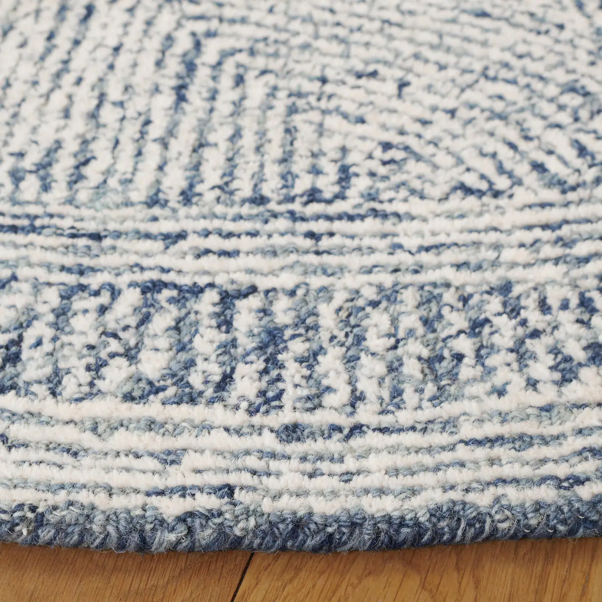 Safavieh Abstract 6'-0" x 6'-0" Rug in Ivory / Navy