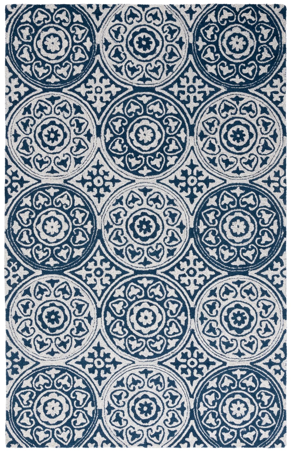 Safavieh Metro 4'-0" x 6'-0" Rug in Blue / Ivory