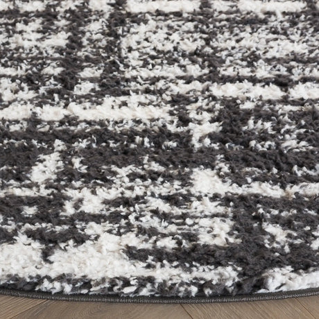 Safavieh Rumi Shag 6'-7" x 6'-7" Rug in Charcoal / Ivory