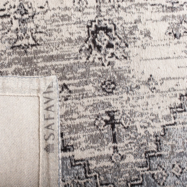 Safavieh Classic Vintage 5'-0" x 8'-0" Rug in Grey