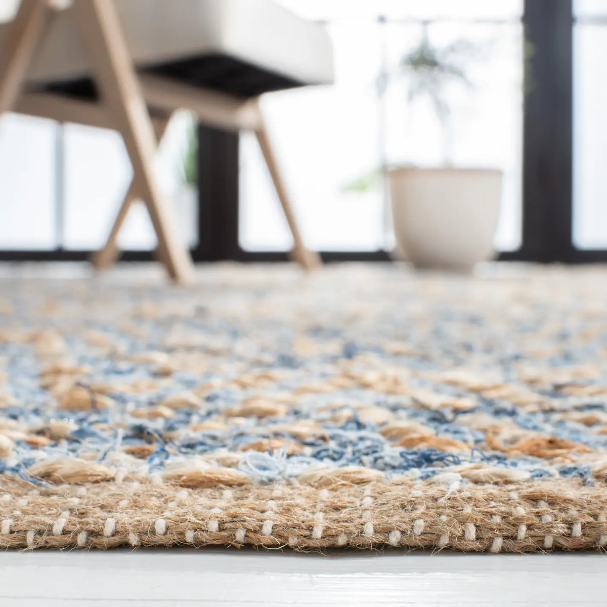 Safavieh Cape Cod 4'-0" x 6'-0" Rug in Natural / Blue
