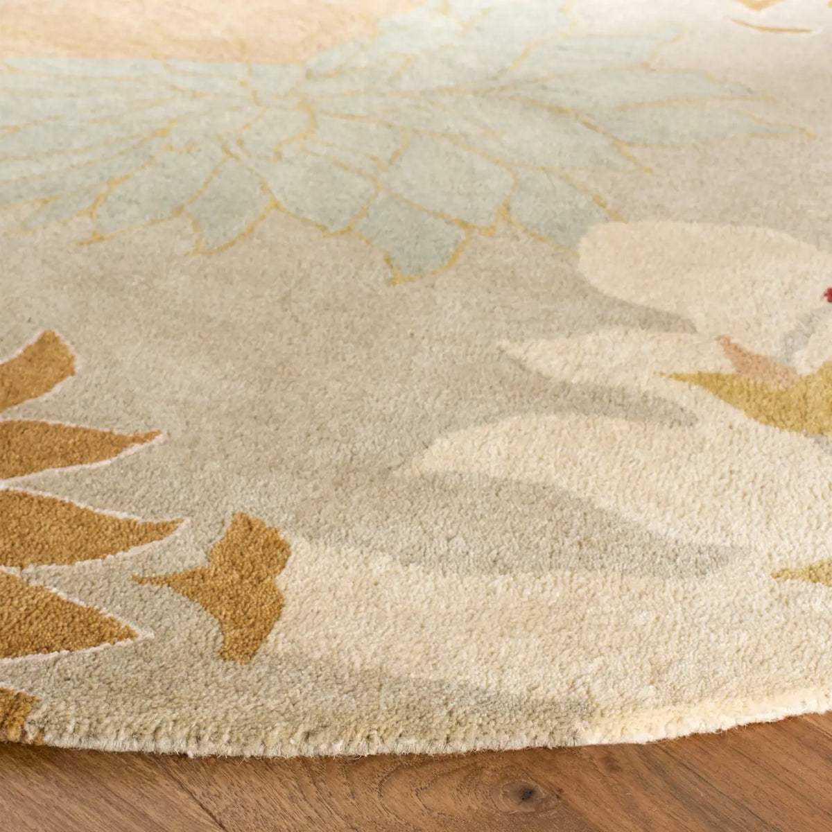 Safavieh Metro 6'-0" x 6'-0" Rug in Multi