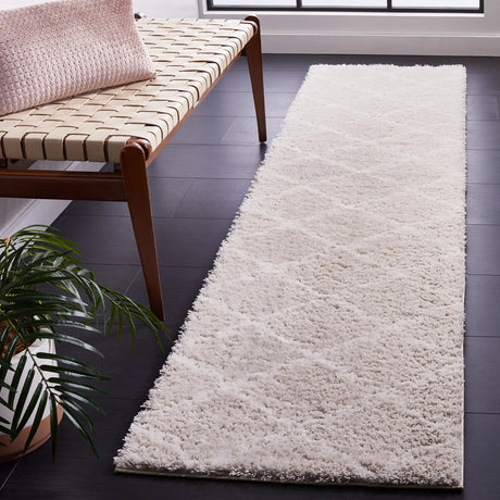 Safavieh Tahoe Shag 2'-0" x 9'-0" Rug in Silver / White