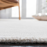 Safavieh Metro 4'-0" x 6'-0" Rug in Ivory