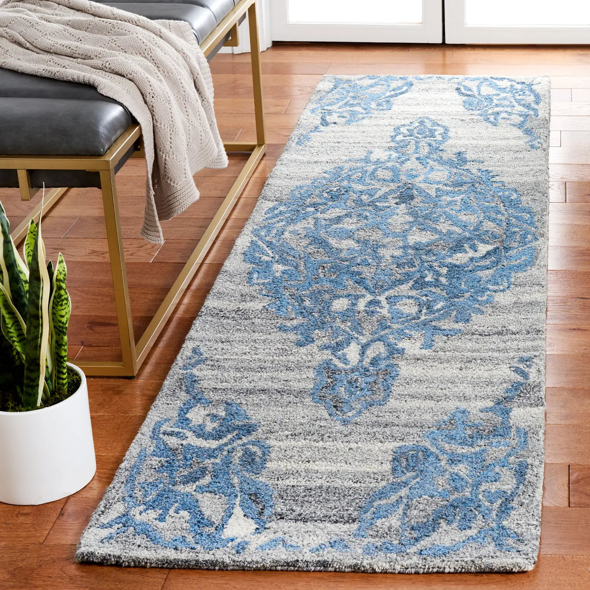 Safavieh Abstract 2'-3" x 8'-0" Rug in Grey / Blue