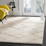 Safavieh Arizona Shag 5'-1" x 7'-6" Rug in Ivory / Grey