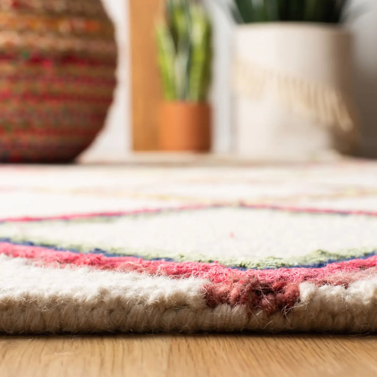 Safavieh Bellagio 4'-0" x 6'-0" Rug in Ivory / Multi