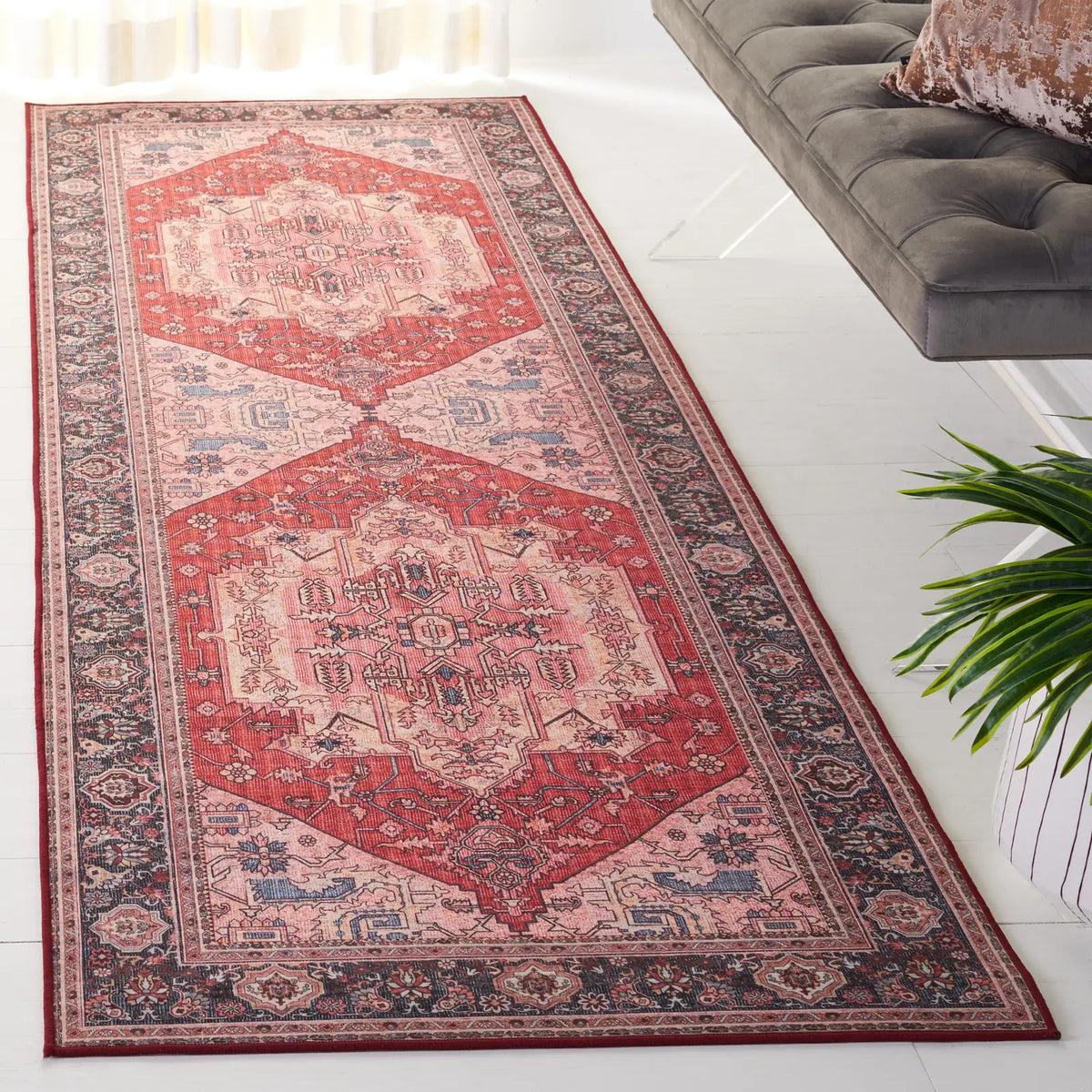 Safavieh Tucson 2'-6" x 10'-0" Rug in Red / Navy
