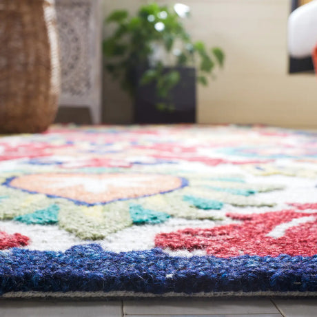 Safavieh Blossom 4'-0" x 6'-0" Rug in Ivory / Green