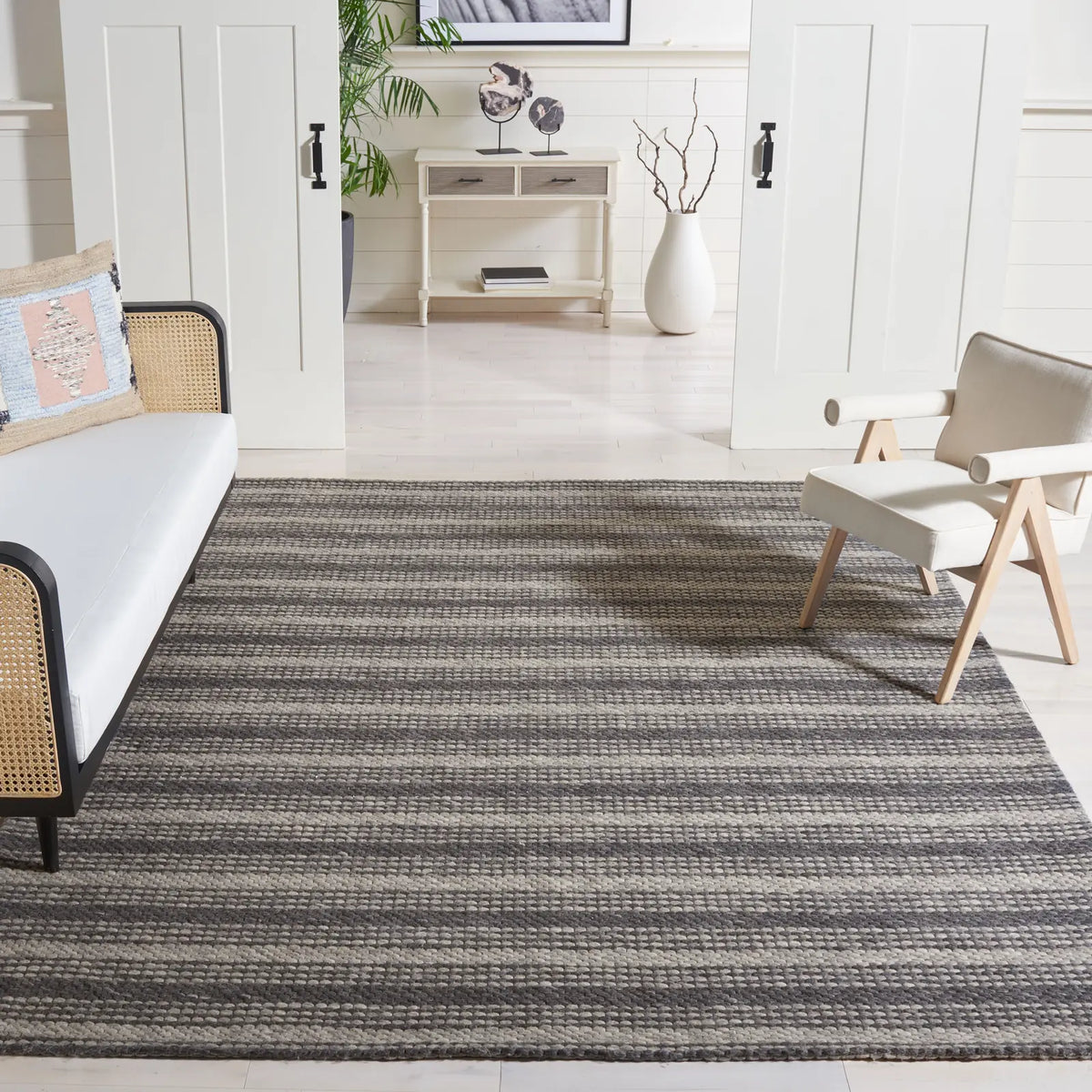 Safavieh Marbella 6'-0" x 9'-0" Rug in Grey / Chocolate