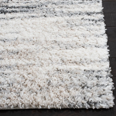 Safavieh Berber Shag 4'-5" x 6'-5" Rug in Grey / Ivory