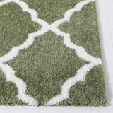 Safavieh Tahoe Shag 4'-0" x 6'-0" Rug in Sage / White