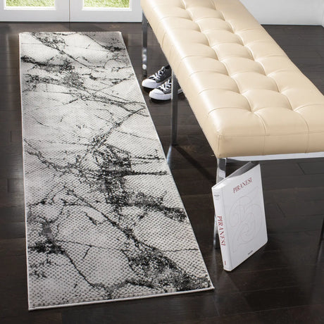Safavieh Lurex 100 2'-0" x 8'-0" Rug in Grey / Black