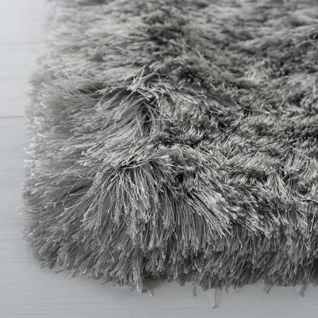 Safavieh Ocean Shag 4'-0" x 6'-0" Rug in Silver