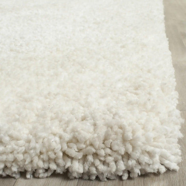 Safavieh Ultimate Shag 6'-0" x 9'-0" Rug in Ivory