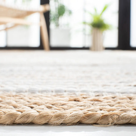 Safavieh Natura 4'-0" x 6'-0" Rug in Natural / Ivory