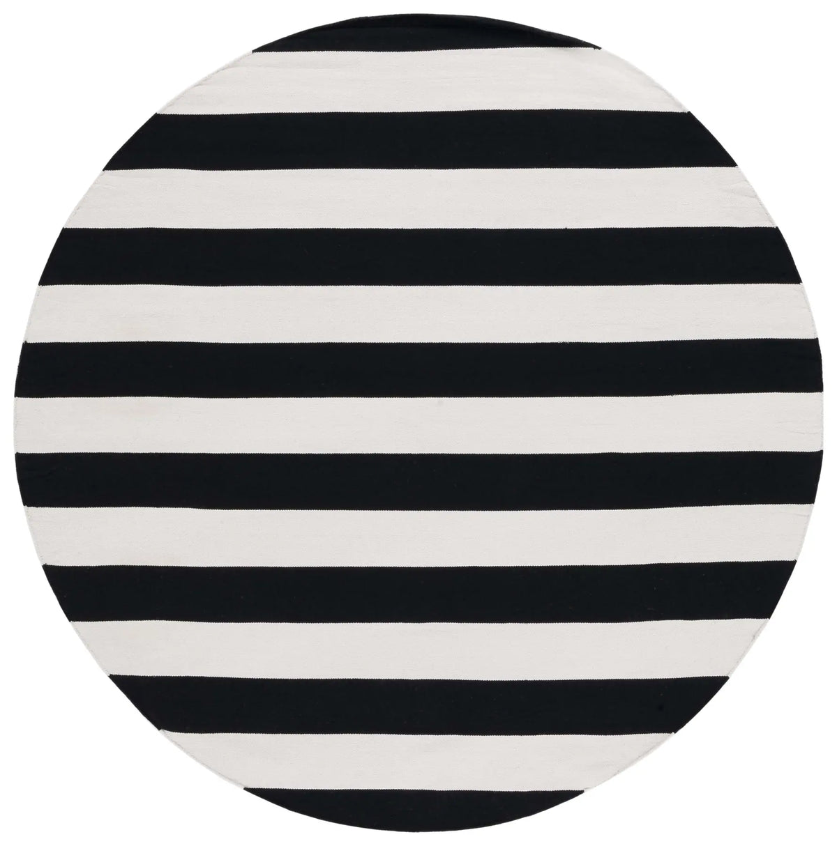 Safavieh Montauk 10'-0" x 10'-0" Rug in Black / Ivory
