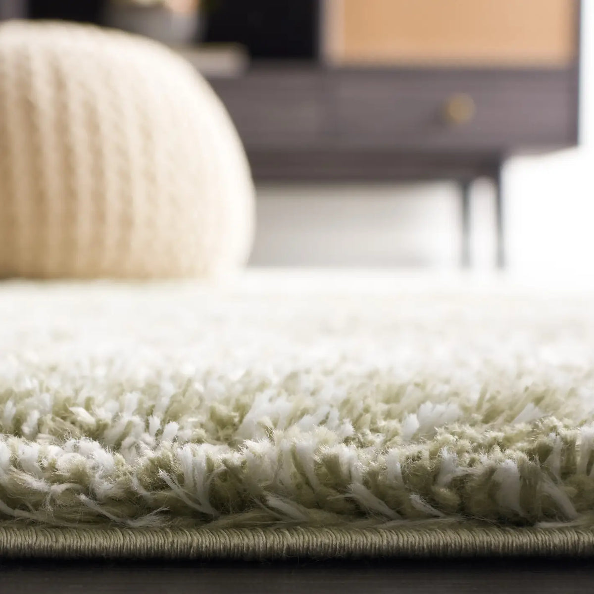 Safavieh Tahoe Shag 4'-0" x 6'-0" Rug in Sage / Ivory